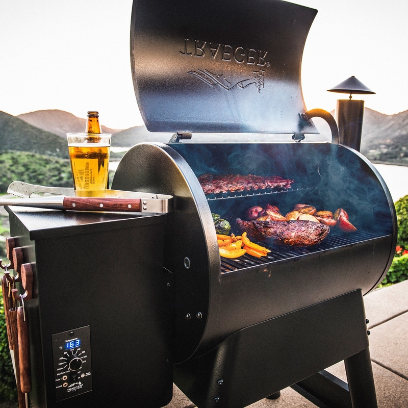 Traeger Pro Series 22 Wood Pellet Grill Bronze - Image 10